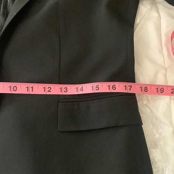 Gently used but in good condition Ann Taylor black jacket. - Picture 4 of 10